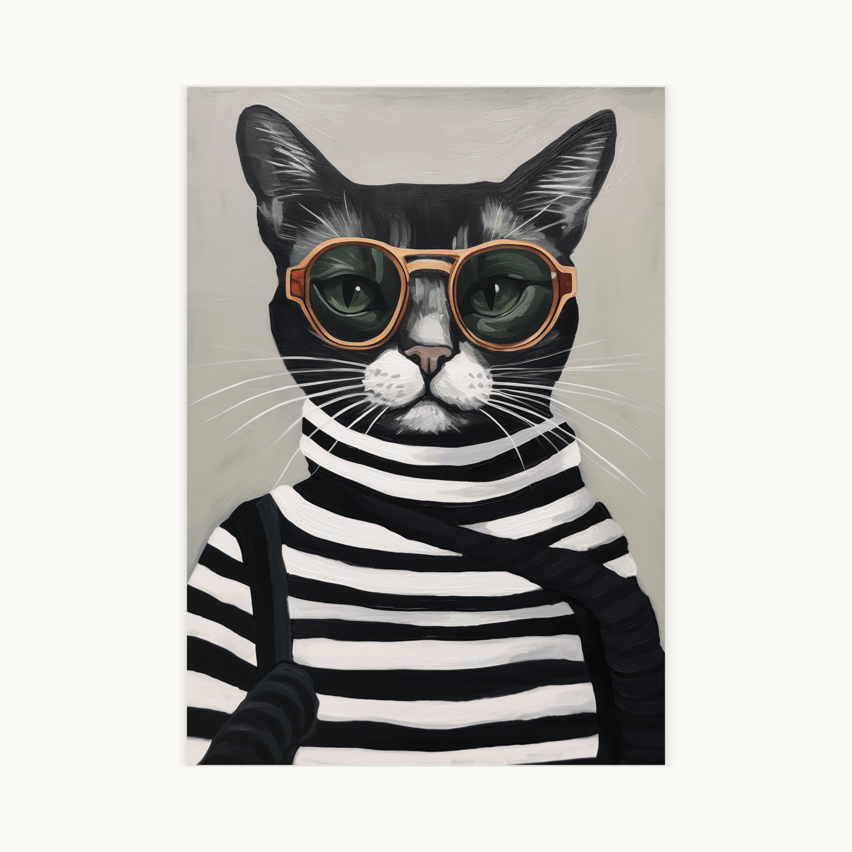 Poster van een zwart-witte kat met een gestreepte trui en een goudkleurige bril. Chique kattenportret voor modern interieur.