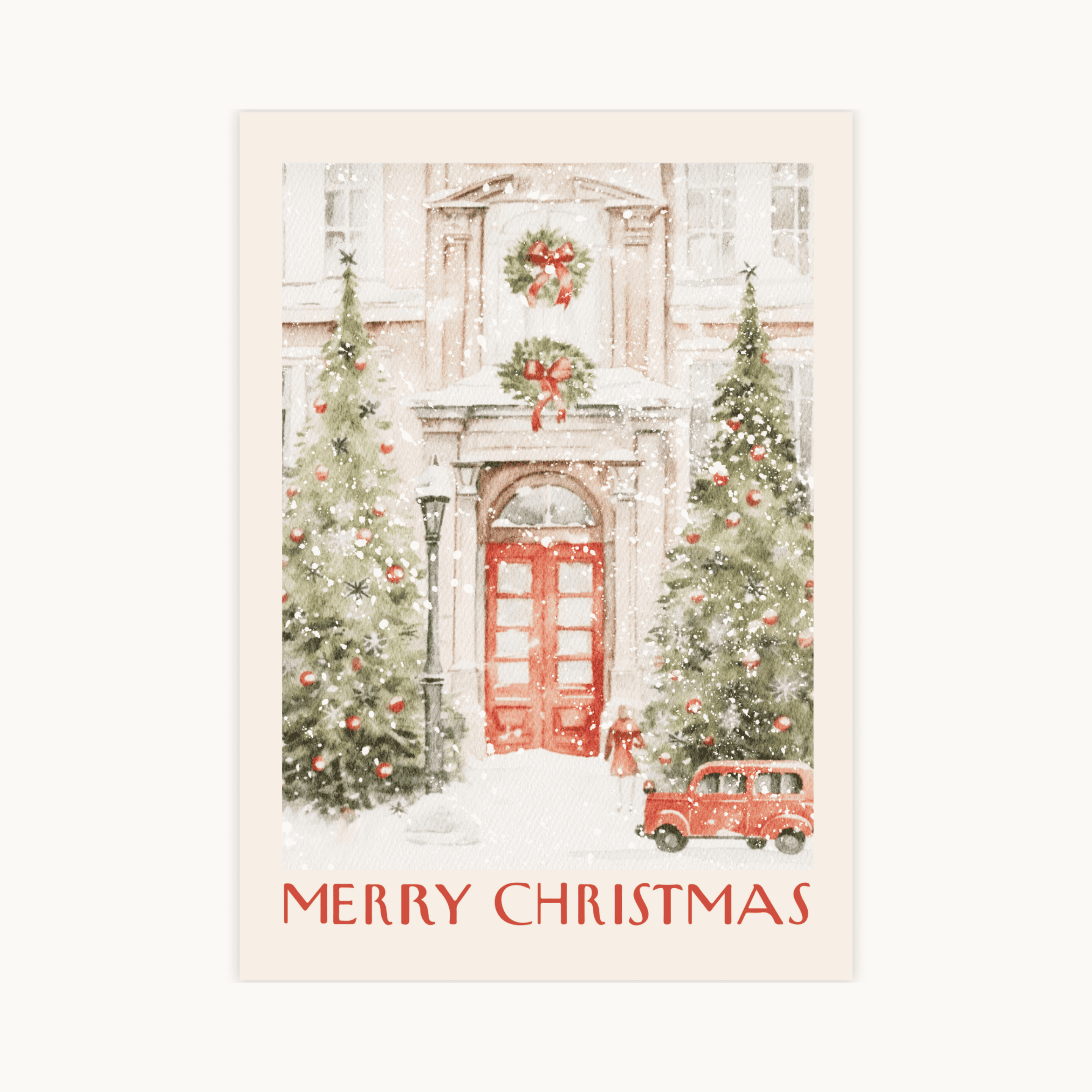 Aquarel poster van een rode voordeur met kerstkrans en twee besneeuwde kerstbomen. Nostalgische en traditionele kerstmuurkunst met een rode vintage auto.