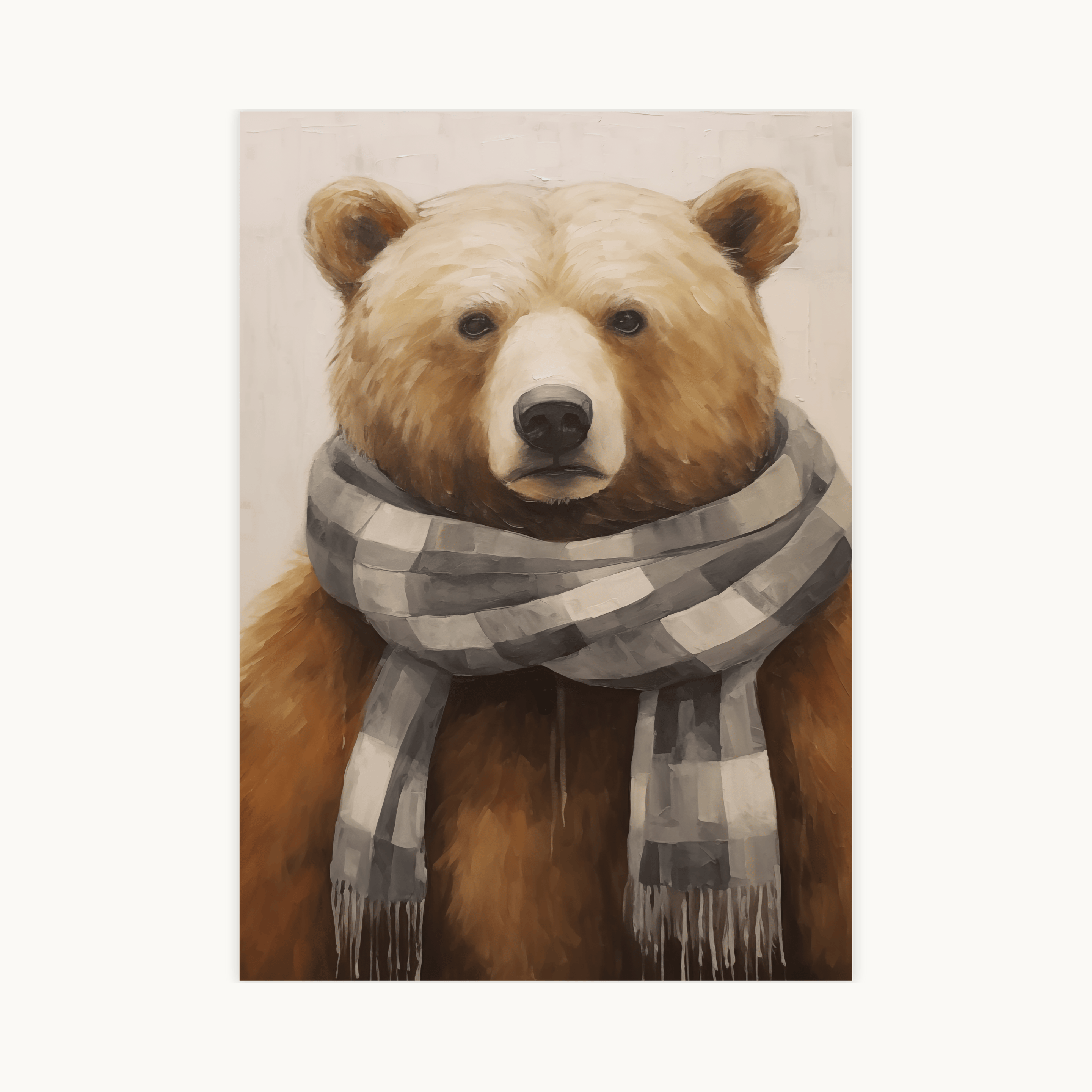 Geschilderde poster van een bruine grizzlybeer die een grijze en witte geblokte sjaal draagt. Grappig dierenportret in warme, winterse en Scandinavische stijl.