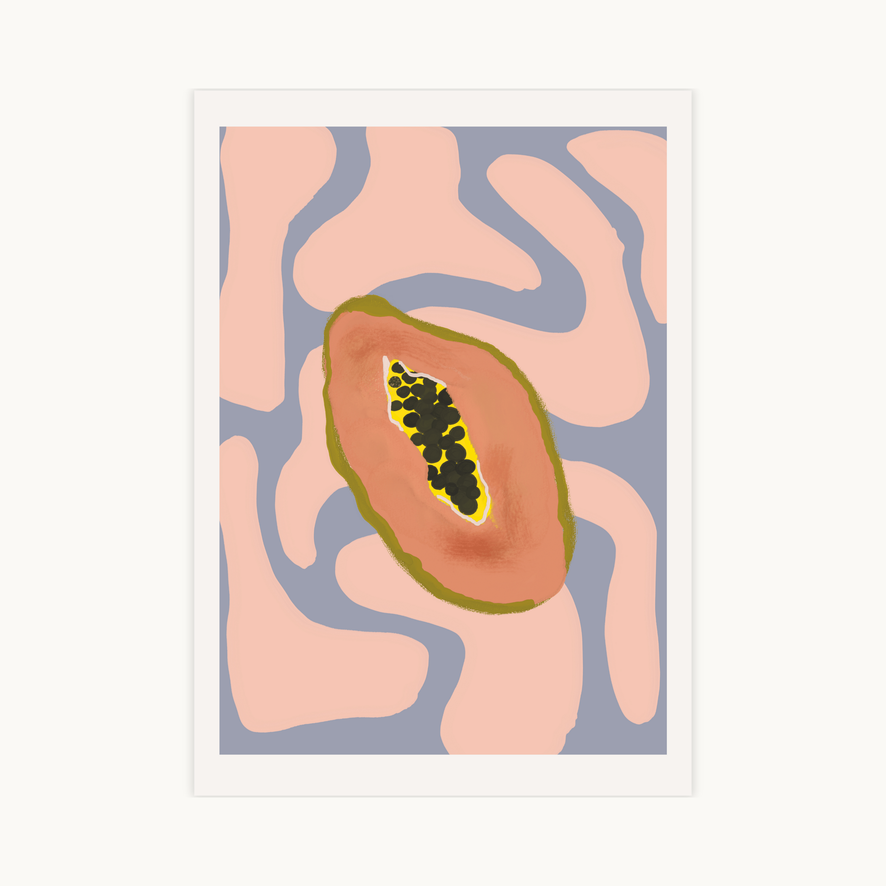 Artistieke poster van een halve papaja met abstracte roze vormen op een blauwe achtergrond, tropische wanddecoratie voor de keuken.